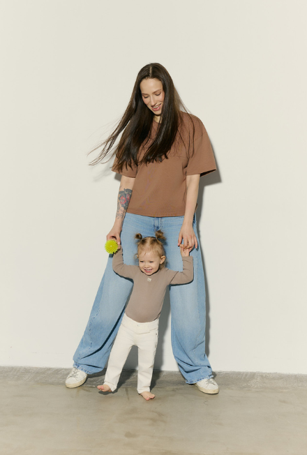 Breastfeeding t-shirt MODERN Warm beige